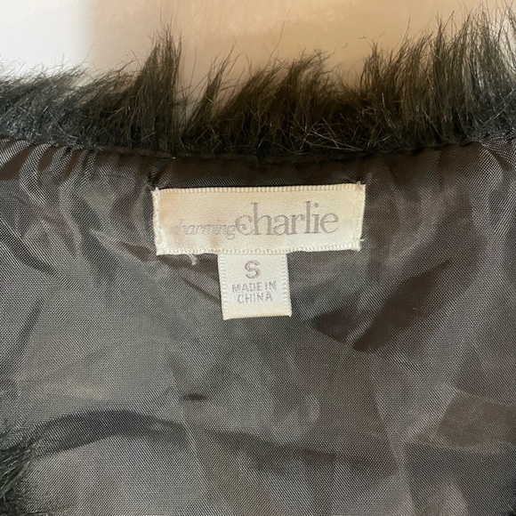 Charming Charlie faux fur vest woman’s S - Picture 4 of 4